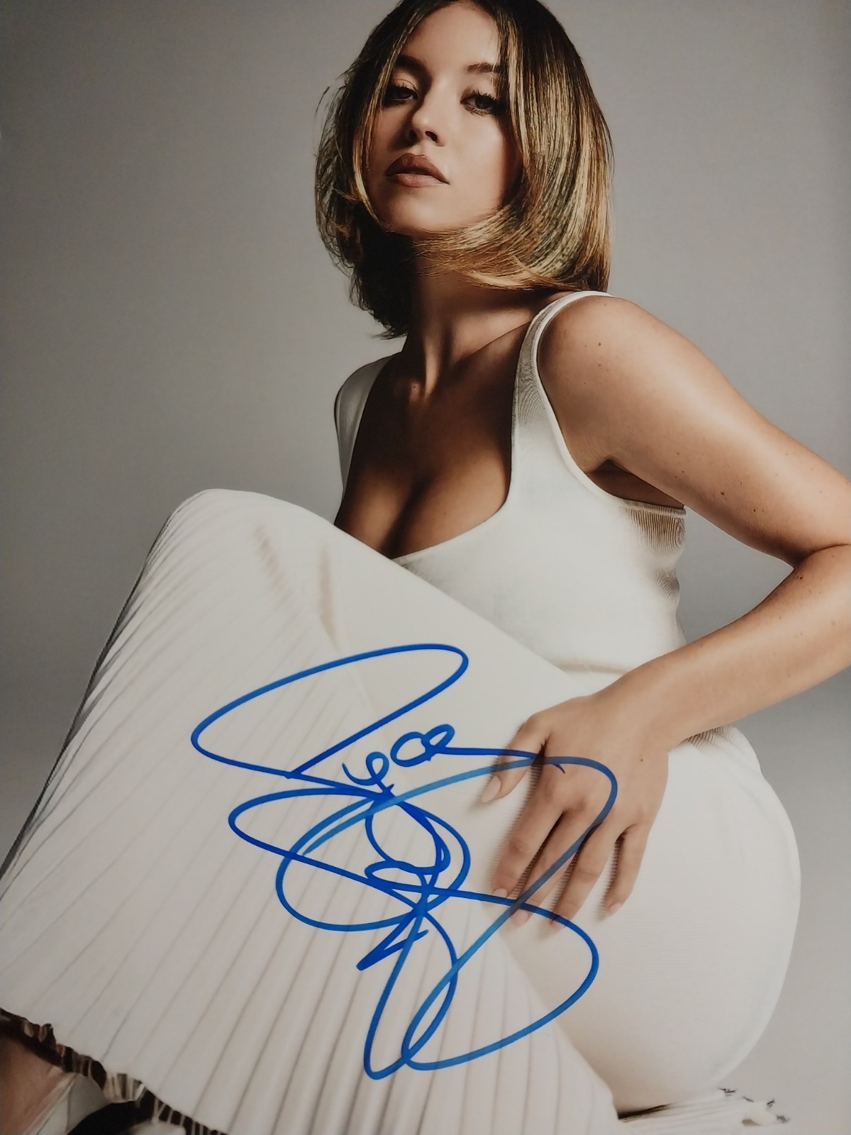 Sidney Sweeney Signed 8x10 Photo Original Matte Finish LOA