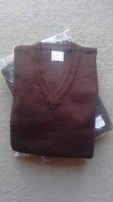 3 x Nagelneu - aber Vintage! - braune Kinderpullover mit V-Ausschnitt - 12 Jahre