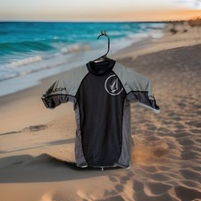Volcom Kids SMALL PRO RASHGUARD Sun Protector Shirt BOYS GIRLS Anti UV Fitted