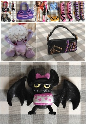 MONSTER HIGH G1 2 Puppen + seltenes Zubehör, Kleidung Regenschirm Taschen etc CA29