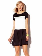 VINCE CAMUTO "Chic" Black/White Dress w/Thin Green Stripe (Size- 4 ) NWT $119.00