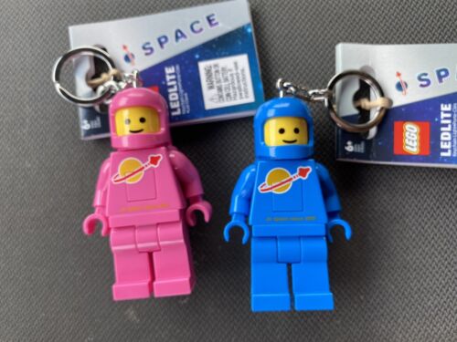 Set Of 2 Lego Space Minifigure PINK & BLUE Spaceman LED LITE Keychain NEW Light - Afbeelding 1 van 1