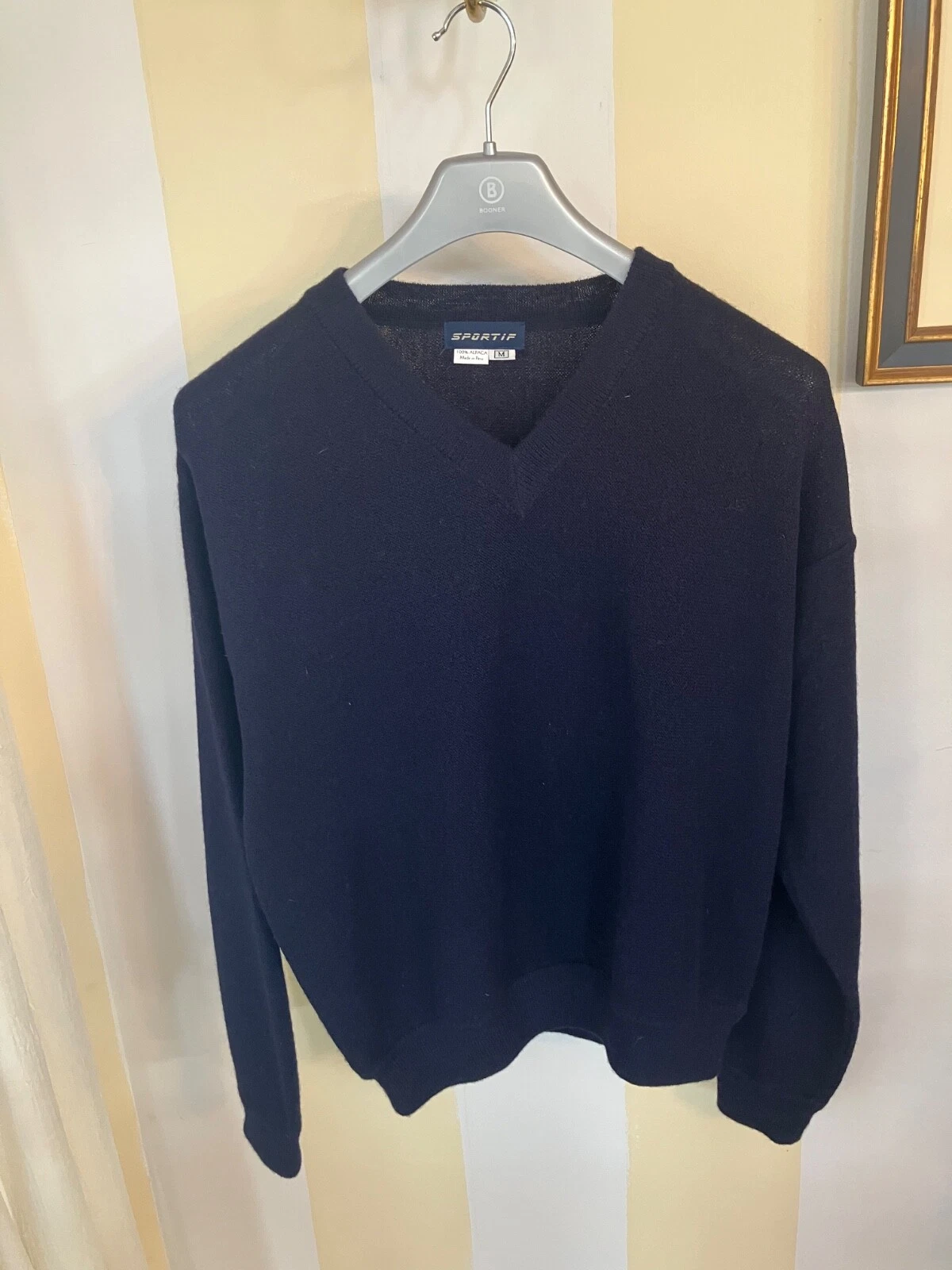 Men's sV Neck Alpaca Sweater - Size M