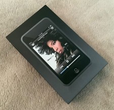 Apple iPod Touch 1st Generation 16GB Black SE Macy Gray r.335
