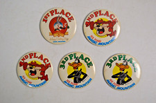 Vintage Looney Tunes Six Flags Magic Mountain Buttons Pins Pinbacks 1981