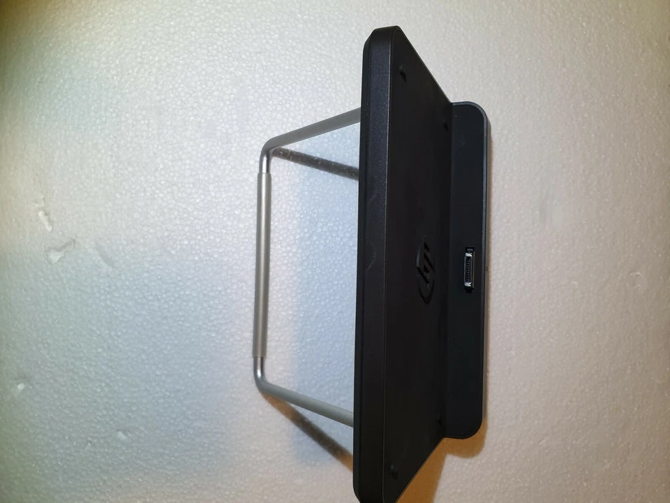 HP Slate Dock, HP número de pieza 616918001 y cable cargador Foto 4 de 4