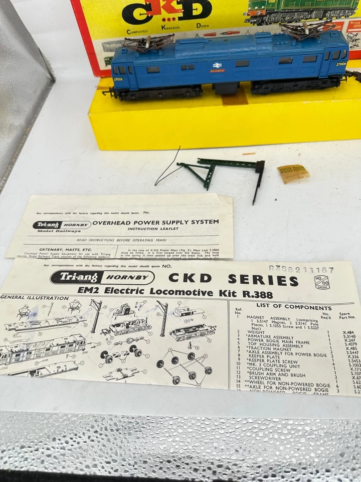 OO Gauge TRI-ANG CKD R.388 EM2 Twin Pantograph Electric Locomotive - BR Pandora - Image 2 of 4