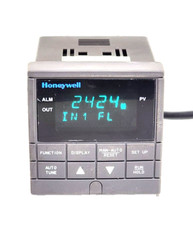 Honeywell model DC230B-AE-0A-10-0000000 Digital controller GREE GREET CONDITION.
