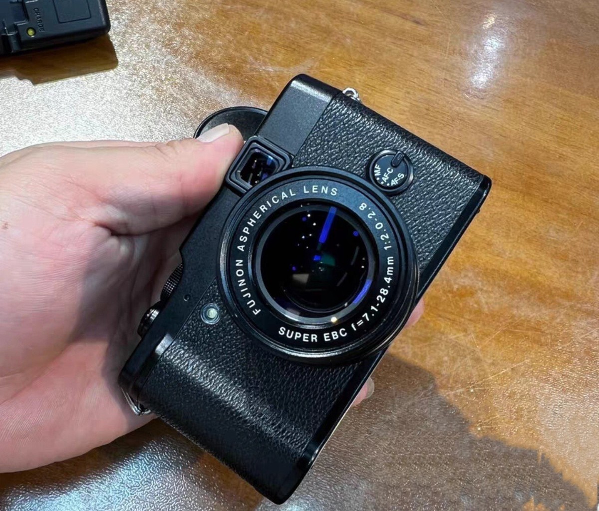 FUJIFILM Digital Camera X10 F FX-X10 12 Megapixel Optical Zoom