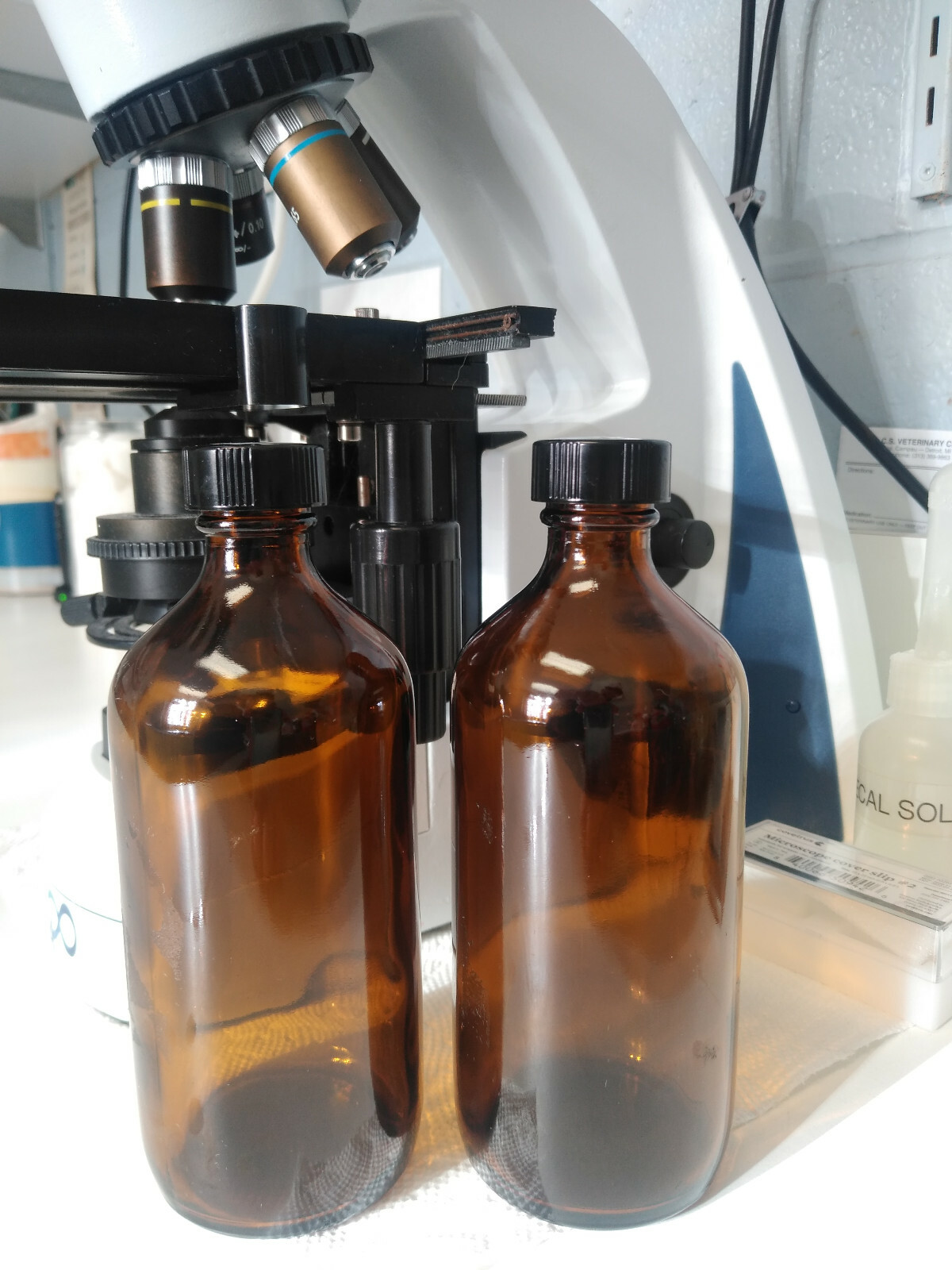 8 Oz. With Ribbed Phenolic Cap - Medical Grade
