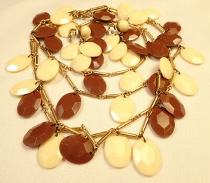 Acrylic Necklace & Clip Earrings Set Brown & White Dangles Vintage 53"