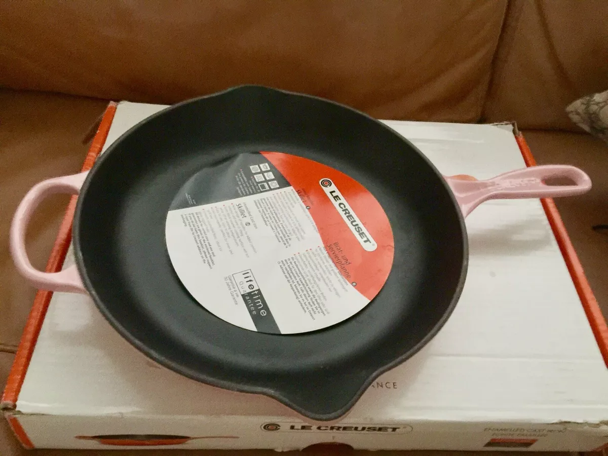 Le creuset cheap skillet sizes
