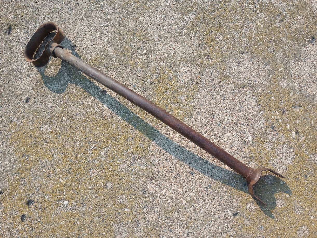 ---Antique Radio Flyer / Radio Line children’s toy wagon handle