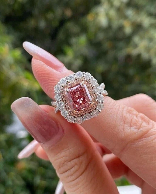 Anillo de compromiso con halo de corte radiante de 3 quilates de zafiro creado en laboratorio chapado en oro blanco de 14 quilates Foto 4 de 4