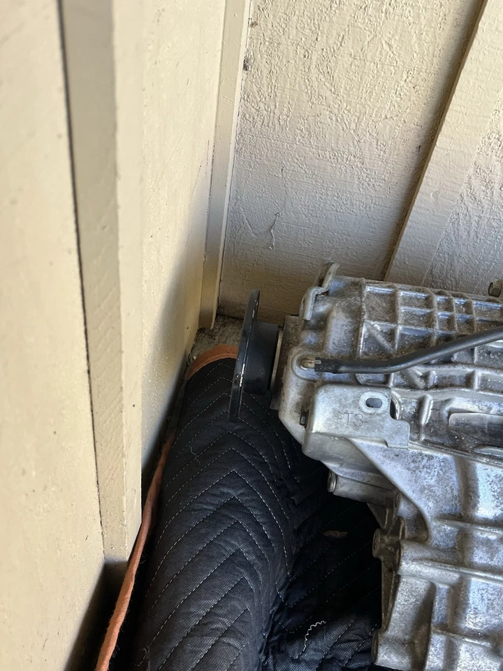 Transmisión de Infiniti q50s 3.7 2014 Foto 3 de 4