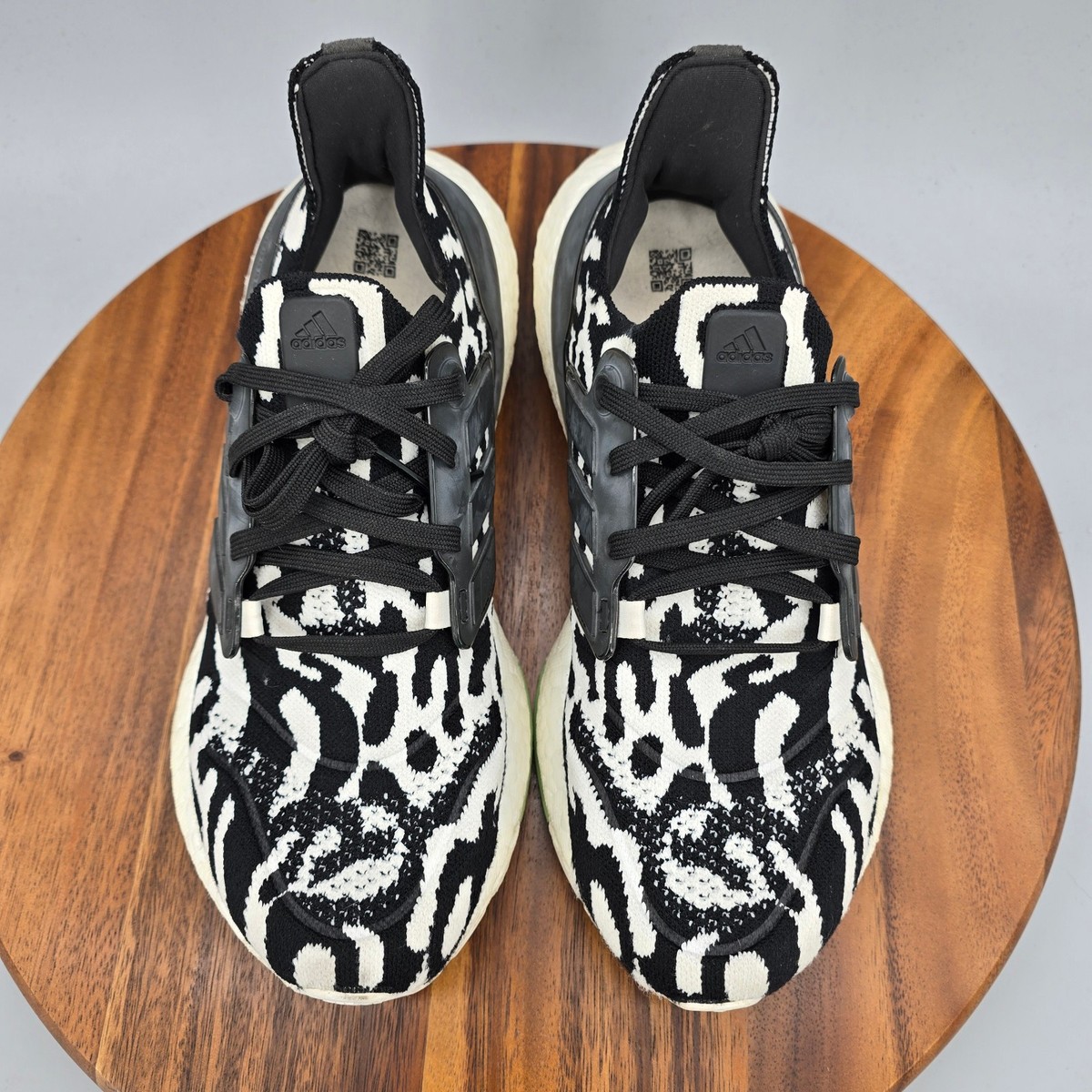 Adidas Ultraboost 22 Shoes Men display picture 3