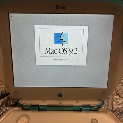 Apple iBook G3 Clamshell Blueberry 9.2 40GB HDD/160MB RAM/300MHz