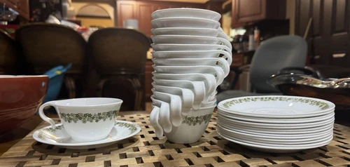 Corelle Crazy Daisy Spring Blossom Vintage Coffee Tea Cups and Saucers Set of 5