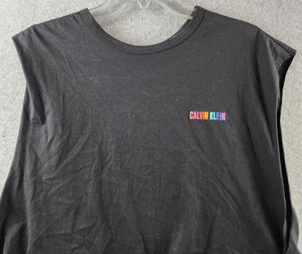 Camiseta sin mangas Calvin Klein Intense Power Pride Lounge recortada muscular para hombre grande negra Foto 4 de 4