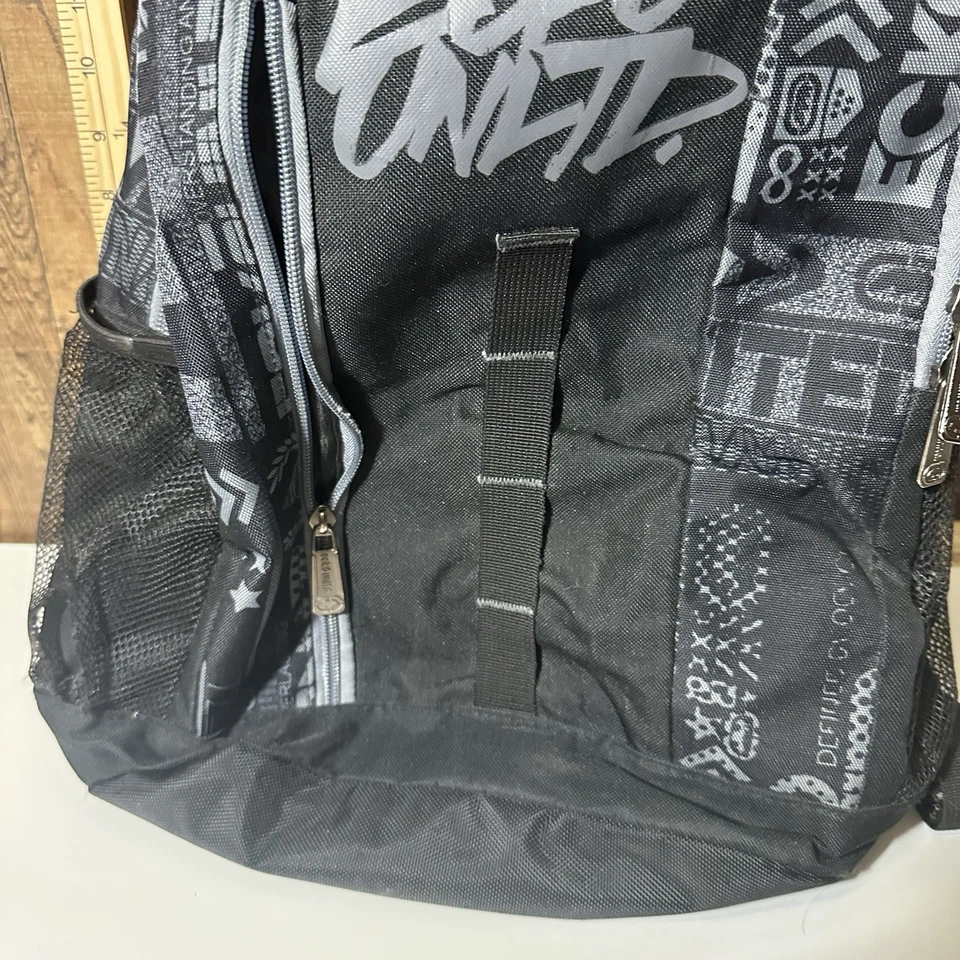 Ecko Unlimited / Untld. Mochila escolar para computadora portátil con diseño de graffiti negra y gris Foto 3 de 4