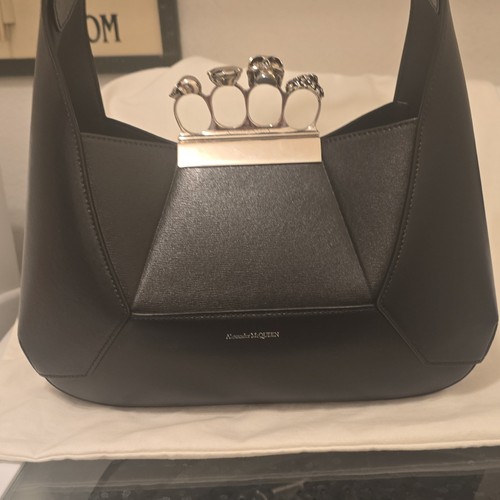 Alexander McQueen Women’s Black Shoulder Bag Skull Knuckle Handle Silver Clasp