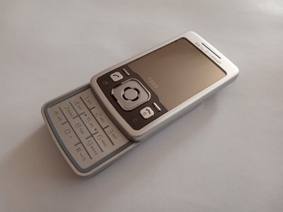 SONY ERICSSON T303 SILBER TOP+OVP+VIELE EXTRAS+RECHNUNG+DHL VERSAND