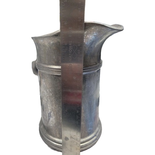 Vintage Wilton Pewter Tavern Pitcher with Ice Lip, 9" - Picture 2 of 7