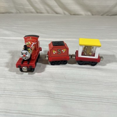2002 Thomas & Friends Diecast Take Along James Goes Buzz Buzz! Bumble Bee Set