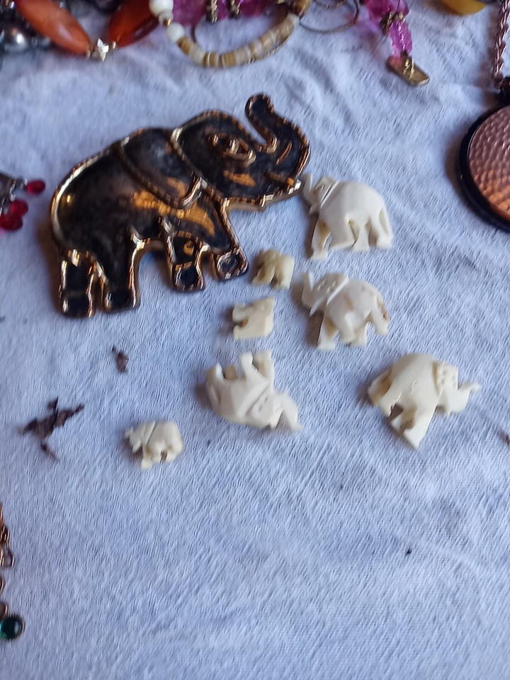 Clip On Earrings Job Lot Various Designs 1970/80s/90s ( 50 Pairs