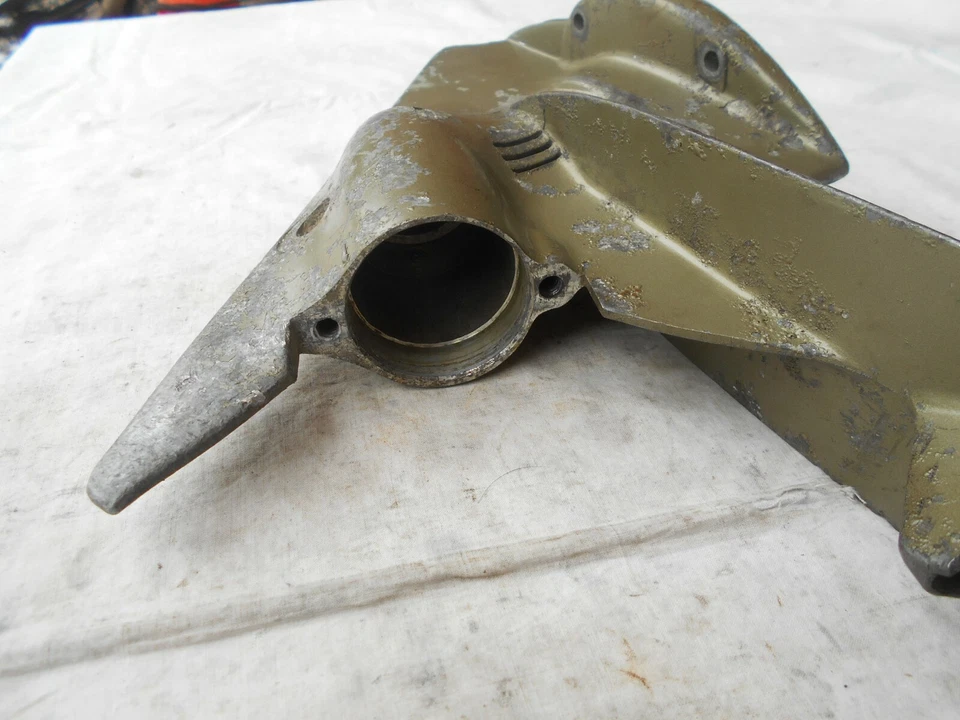 Johnson 4 HP Evinrude Outboard OMC Lower Unit Gear Case Housing Parts Lot - Image 4 of 4