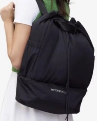 Beyond Yoga Black Workout Backpack NEW NEW Black Drawstring BEYOND YOGA Black Convertible Gym Bag  main image 4