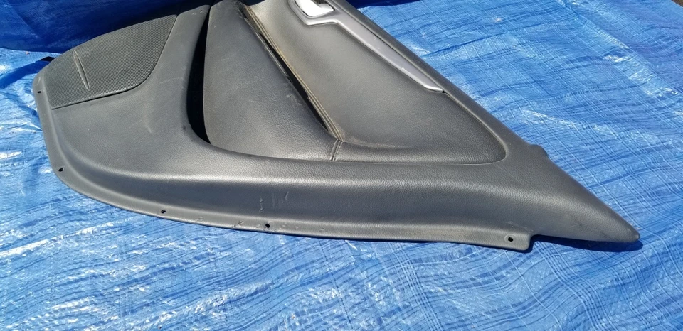 Panel de moldura de puerta de pasajero trasero derecho Volvo S60 2004 OEM 39981323 Foto 3 de 4