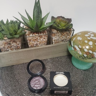 Mac Foiled Shadow~MAGIC IN YOUR EYES~ NIB, Retired And Rare Eyeshadow Purple