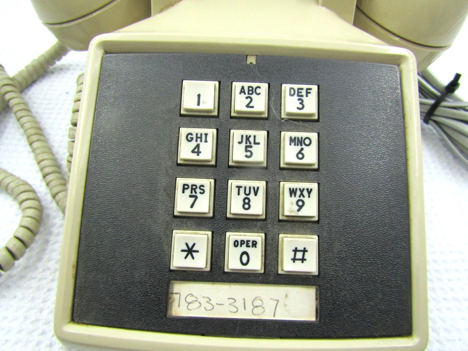 Vintage Push Button Telephone Touchtone Comdial Phone Model 2500-AS Beige - Image 3 of 4
