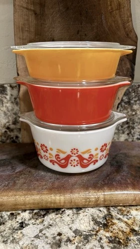 Friendship Print Vintage Pyrex  6 Piece Casserole Set