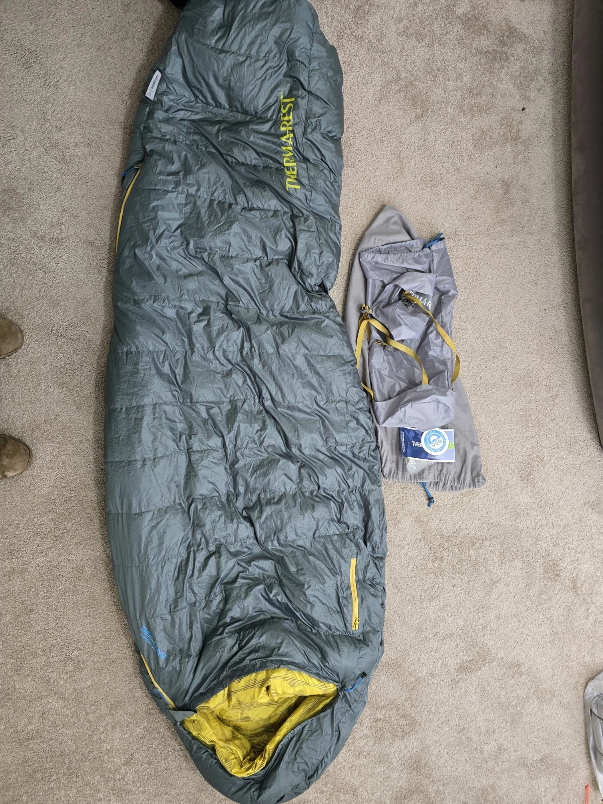 Therm-a-Rest Questar 20 Degree Down Mummy Sleeping Bag Medium Gray Yellow Nylon