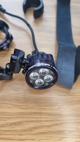 HOPE Front and Rear Light Set with Cables, Clamps and Battery District MTB ROAD - Picture 3 of 5