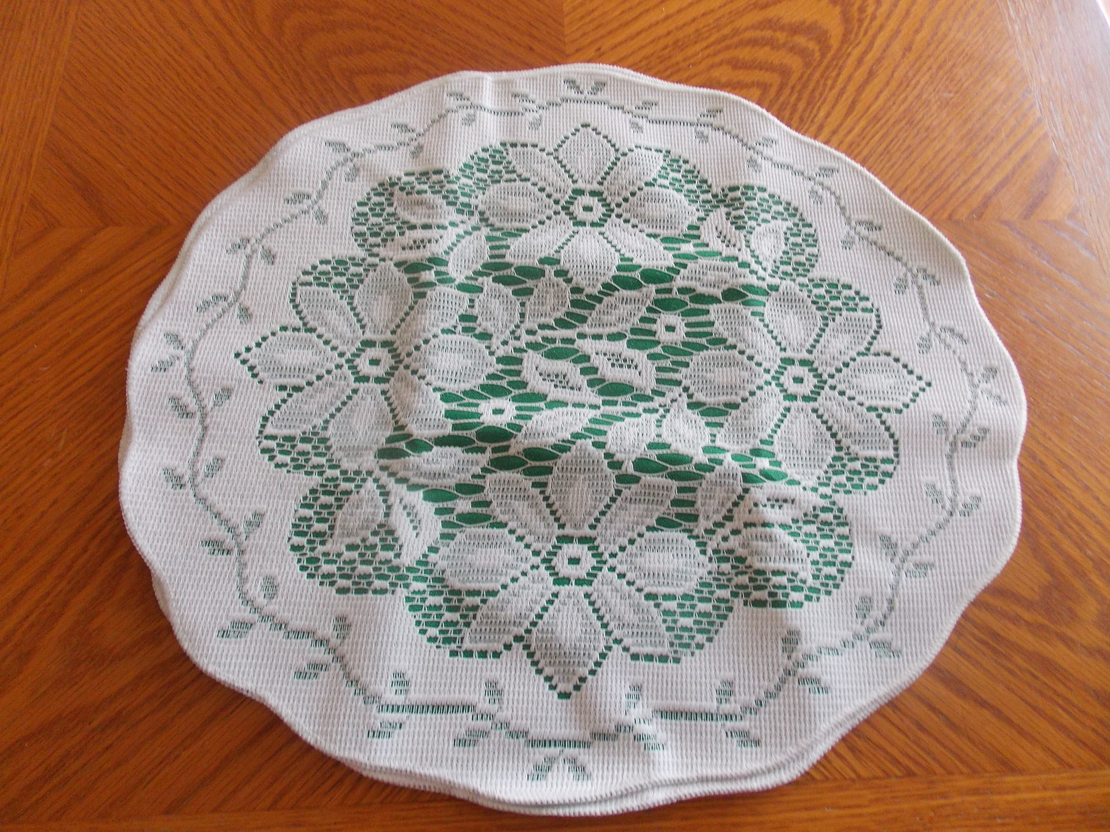 HERITAGE LACE GREEN AND WHITE REGENCY SET OF 4 LINED BACK PLACEMATS ITEM 6076