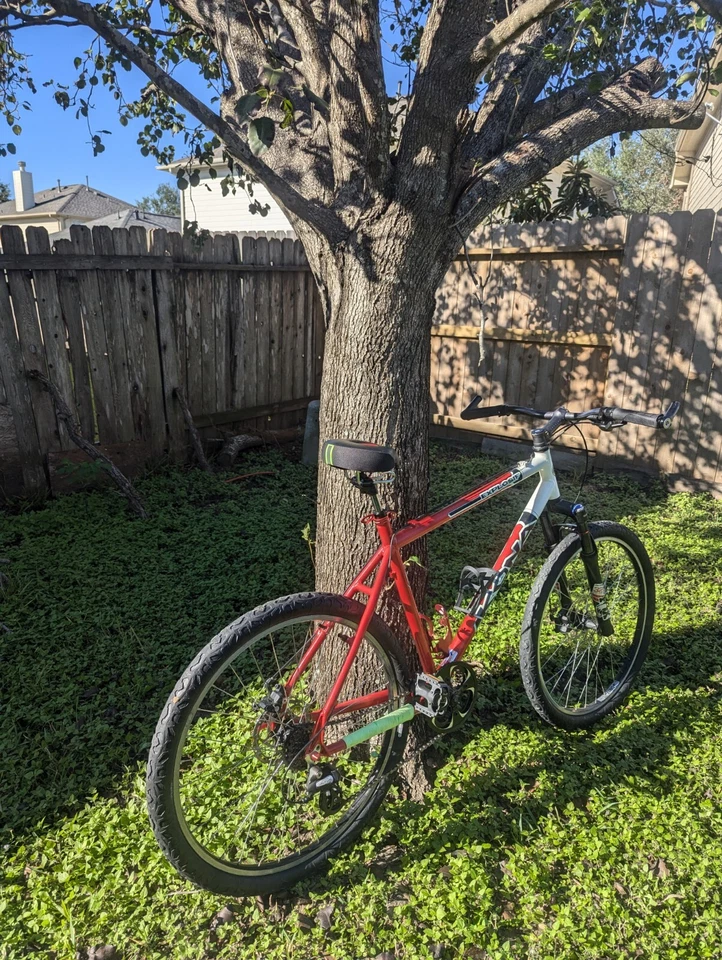 Bicicleta de montaña Kona XC Explosif Easton Sc7000 Scandium DM17 ruedas de aluminio 32 mg Foto 2 de 4