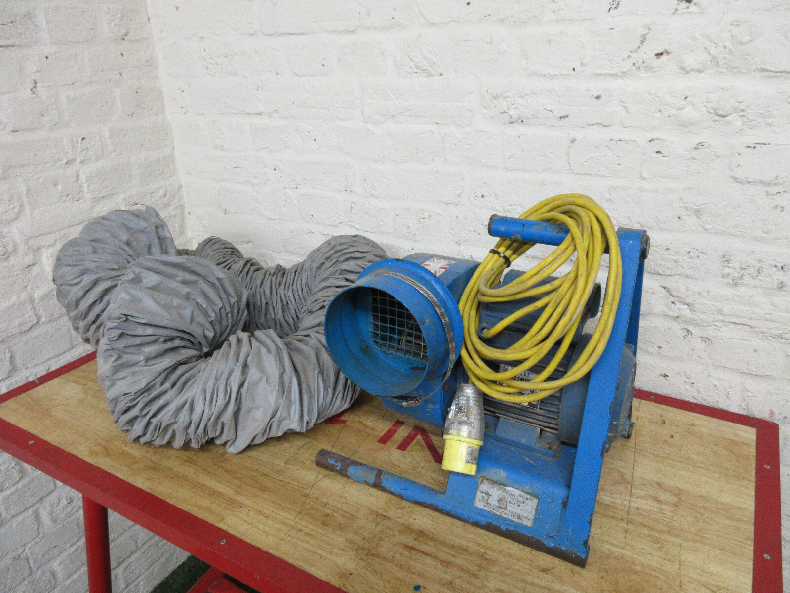 Top Tower Centrex 110v 6" Dust Extraction Extractor Fan REF 2521  C/W 5mtr Duct