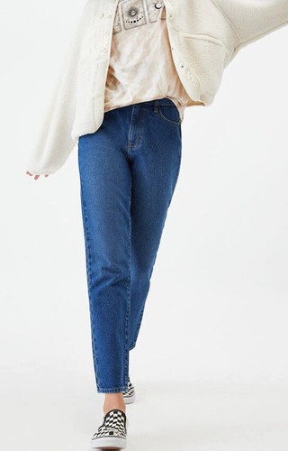 PACSUN Mom Jean size 28 Medium Wash 