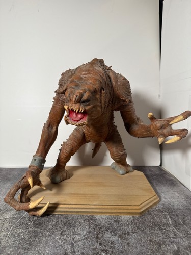 Custom AMT/ERTL Star Wars Rancor Paint Vinyl Model Scale On Wooden Base ...