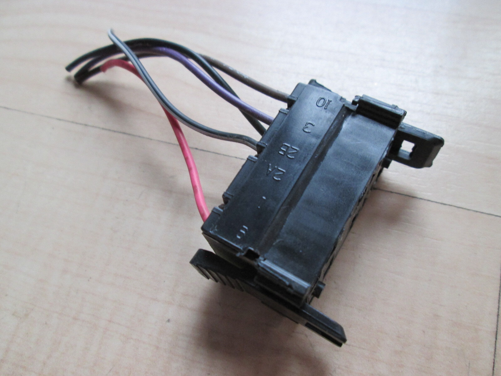 Freightliner Electric Connector w/ Wiring for Engine Fan Switch M262CL