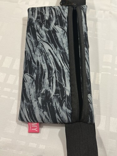 MY Tagalongs Fanny Pack Belt Bag Black And Grey Swirl Design With Zipper EUC - Picture 7 of 12