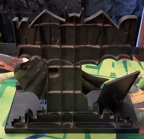Classic BATMAN Diorama Display DC Comics Bob Kane - Picture 2 of 4