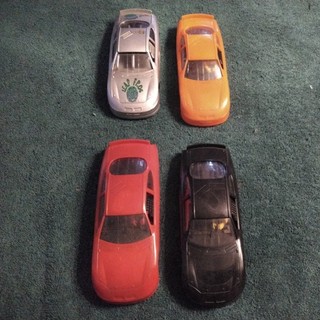 Carrocerías Slot Car escala 1/32 4 carrocerías muy limpias listas para construir.