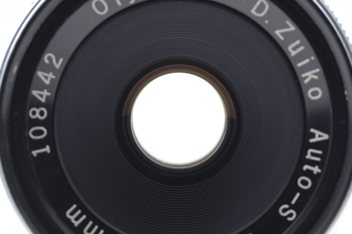 【中古】OLYMPUS オリンパス D.ZUIKO AUTO-S 38mm f/2.8 カメラの八百富｜これぞ 正真正銘 パンケーキレンズ 「E.Zuiko Auto-S