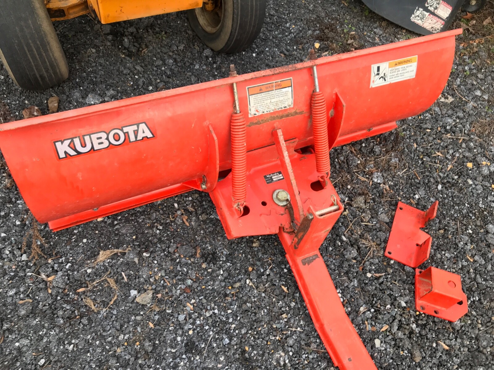 Kubota G1900 G1900S Tractor G2001 48" Front Blade / Plow Assembly eBay