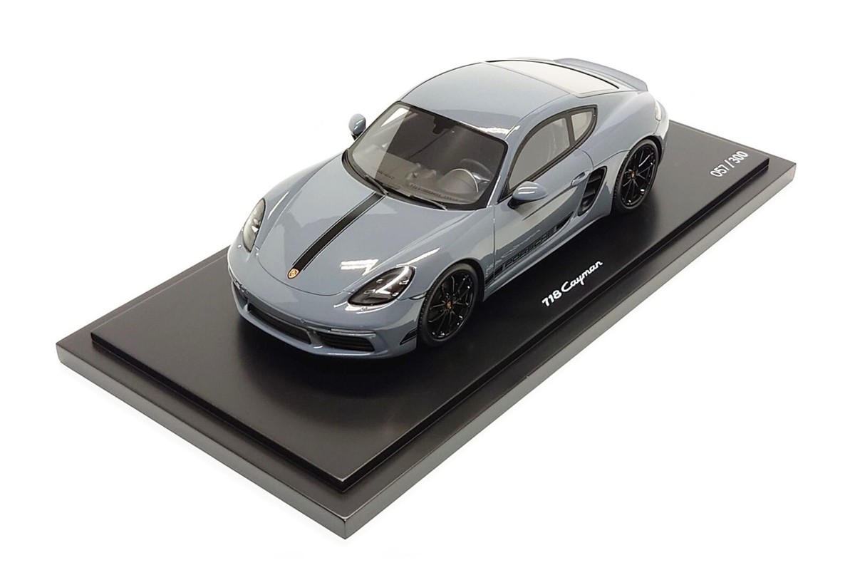 Spark 1:18 Porsche 718 Cayman Style Edition (982) in Arctic Grey
