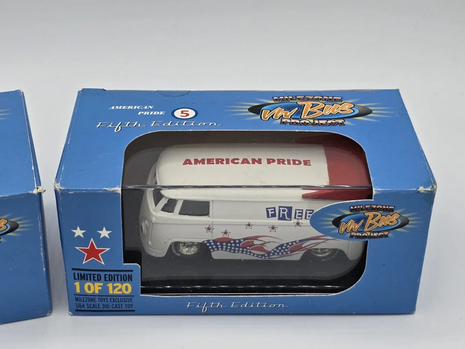 VW Samba Bus Milestone Freedom - Combo Set Red & Blue - 14/120 & 63/120 - Image 2 of 4